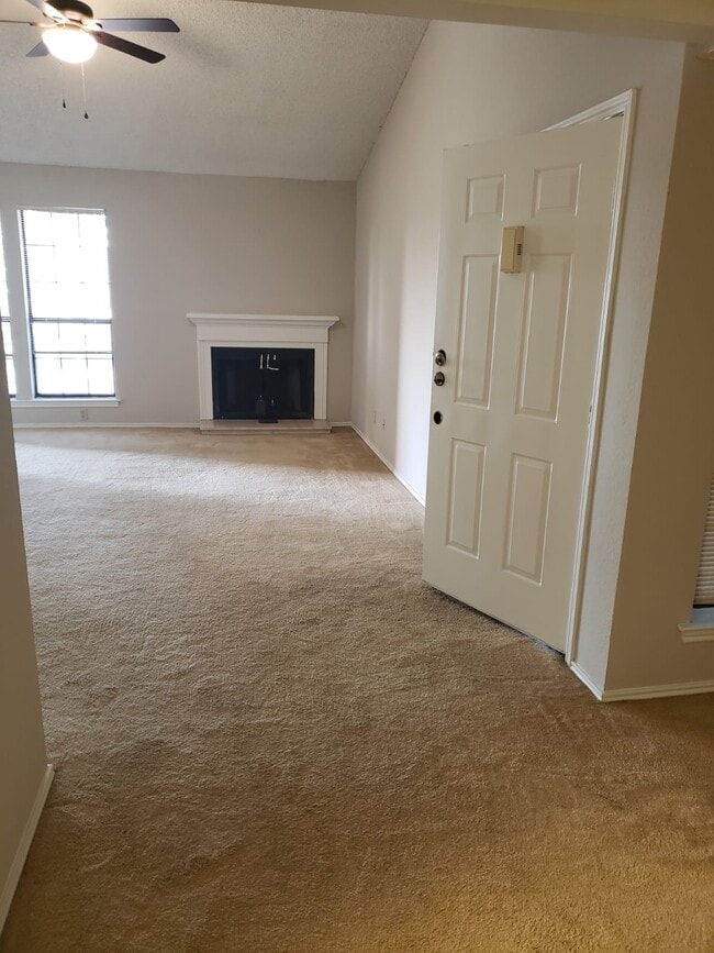 Photo - 1202 Thorpe Ln Condo Unit 216B-2