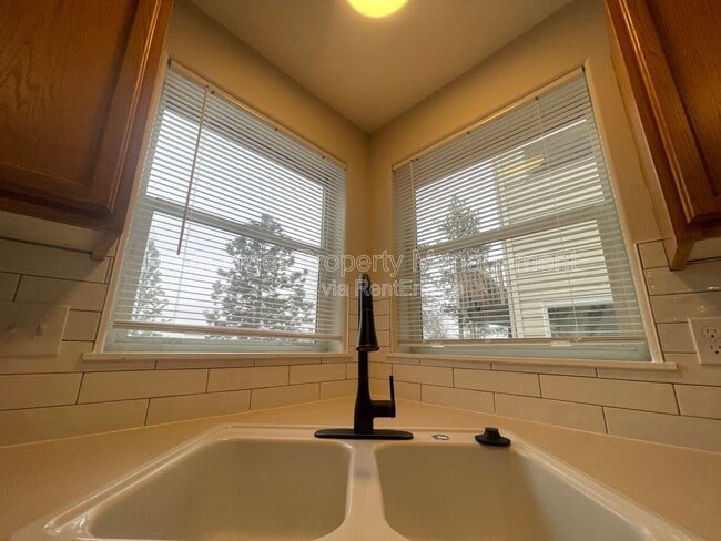 Photo - 1605 E Hartson Ave