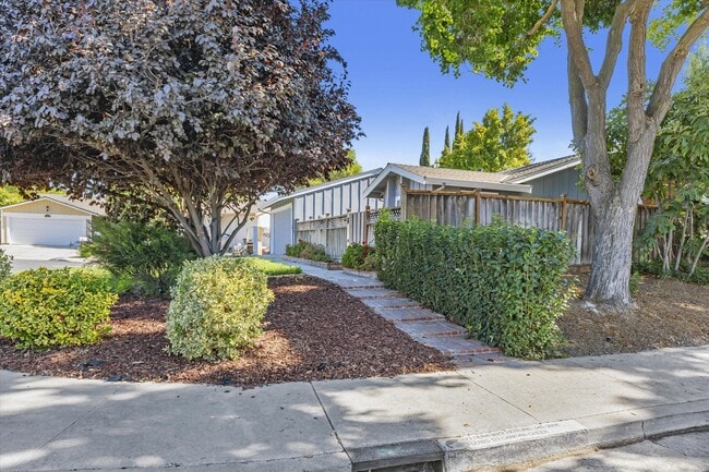 Photo - Updated home in Oak Grove