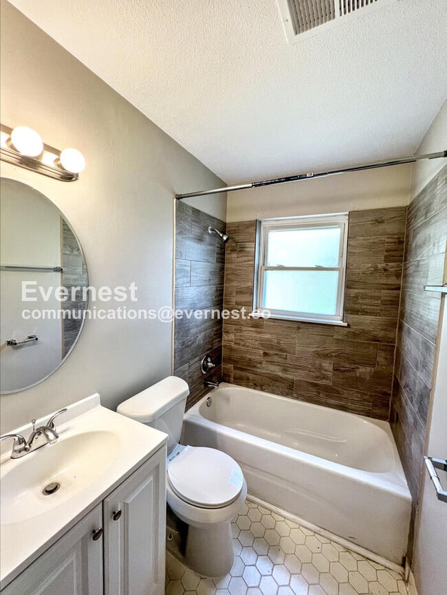 Photo - 3 Bed/1 Bath Home with Carport / Pet-Frien...