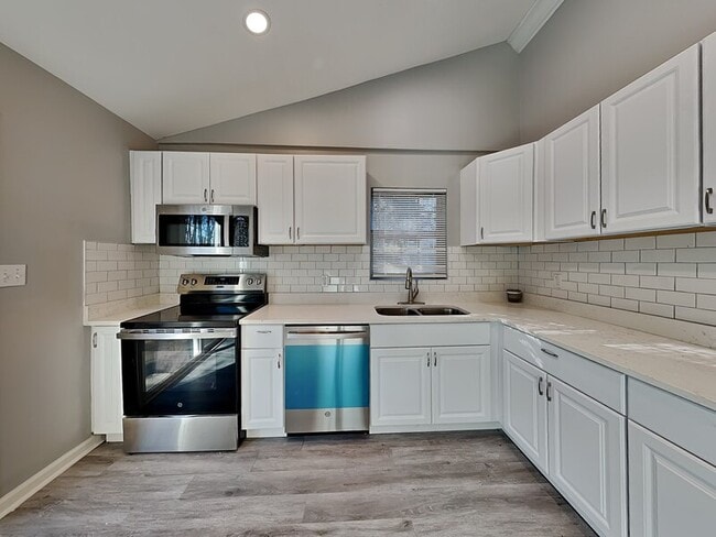 Photo - 5835 Brenda Dr