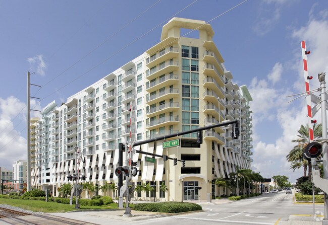 Photo - Hollywood Station