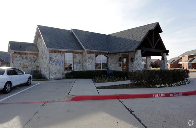 Deer Run Apartments - Deer Run Apartments