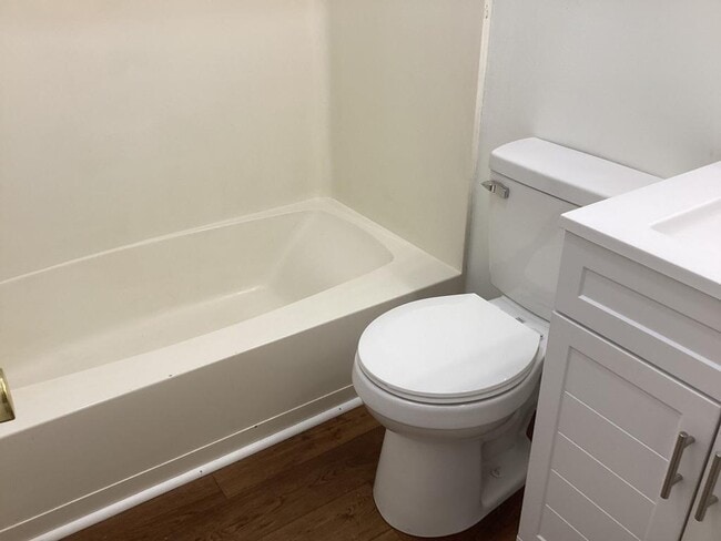 Photo - 915 Woodland Ave