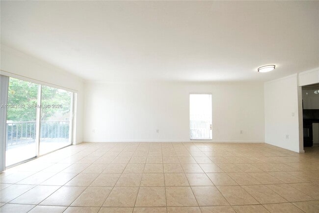 Building Photo - 6900 N Kendall Dr Unit A209