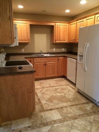 Kitchen - Cobblestone Circle Apartment 2 Bedroom, 1 ...