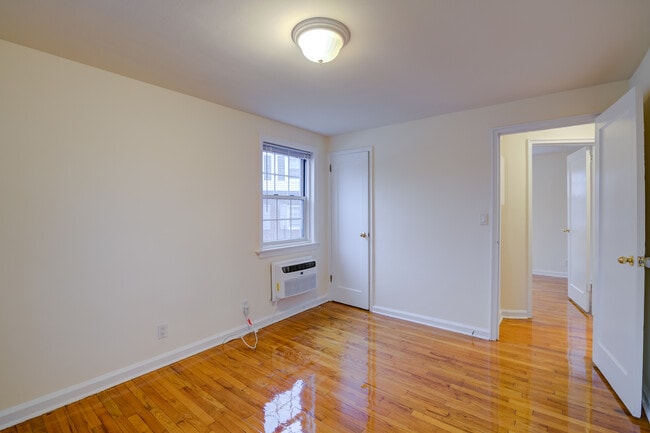 Bedroom 1 - 4 Rm, 2 Bd, 1 Ba