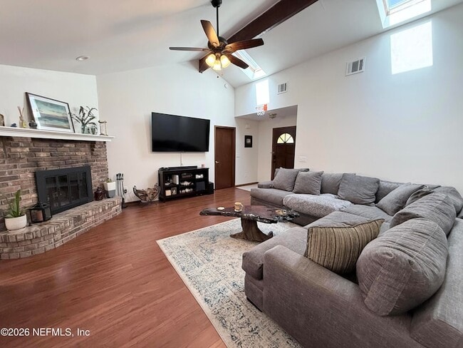1671 E Holly Oaks Lake Rd
