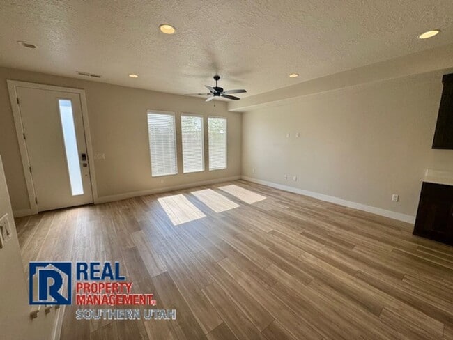 Photo - 855 S Black Alder Dr