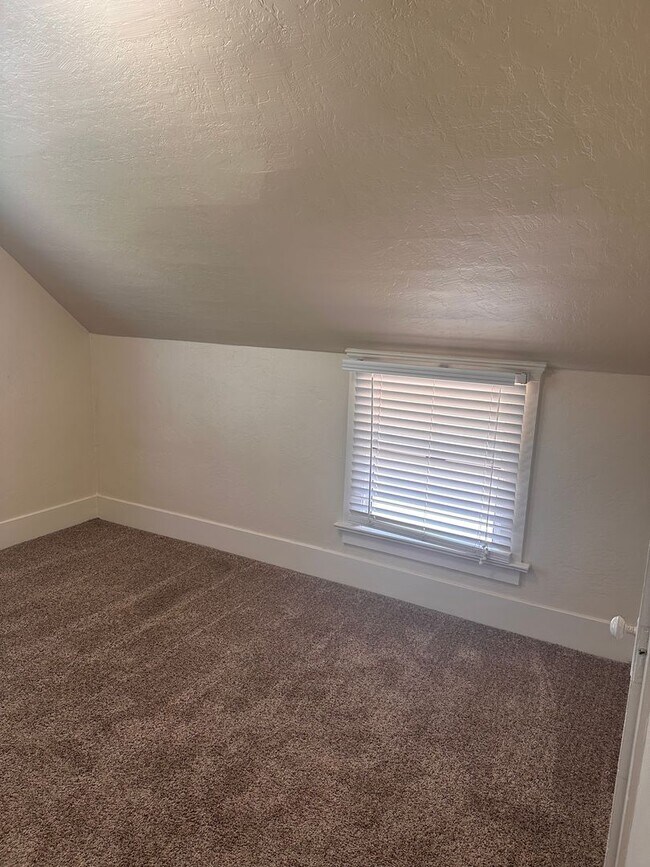 Photo - 4124 E Zeering Rd Unit zeering # b