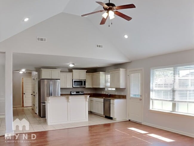 Photo - 460 Torino Pl