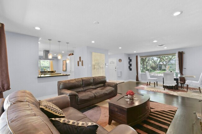 Photo - 3123 Deal St