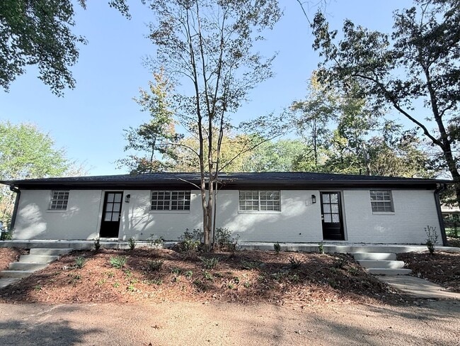 Building Photo - Renovated 2BR/1BA For Rent