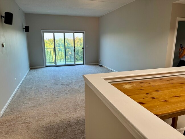 Building Photo - 125 Lakeview Dr Unit 609 Rental