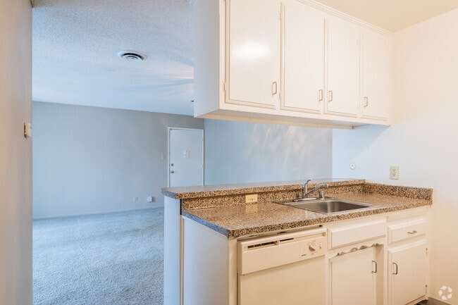 2 BR, 1 BA