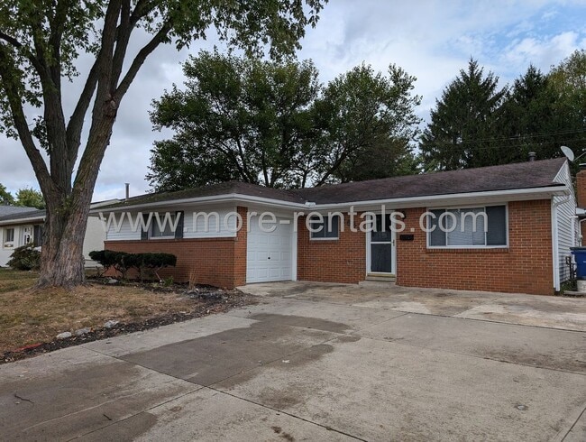 Building Photo - Remodeled house with garage