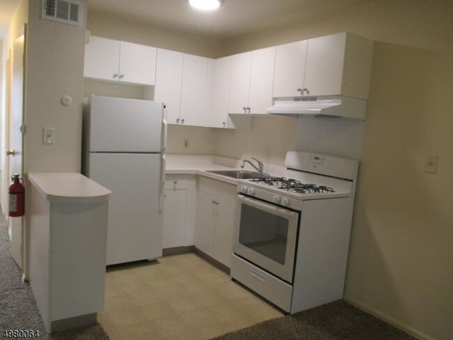 181 Long Hill Rd Unit 4