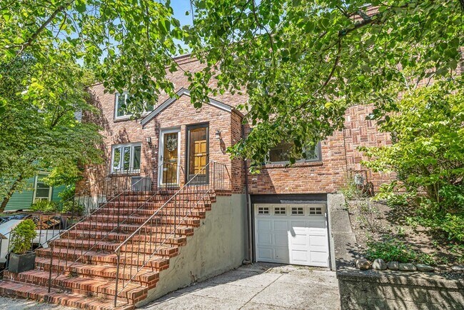 Photo - 15 Kent Sq Townhome