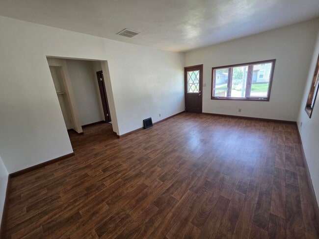 Photo - 616 N State St