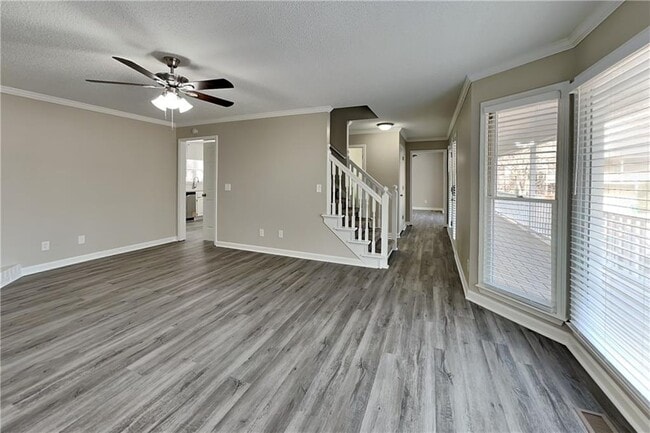 Photo - 308 Golden Ct