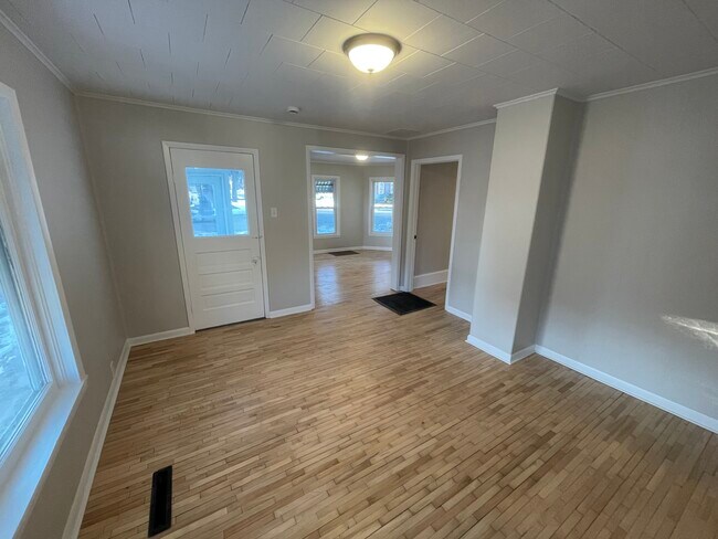 Photo - 184 N Washington St