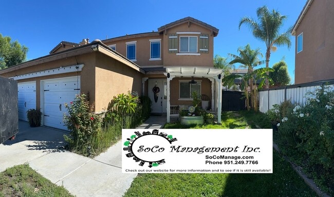 Building Photo - Large 4 bedroom / 3 bathroom San Jacinto Home