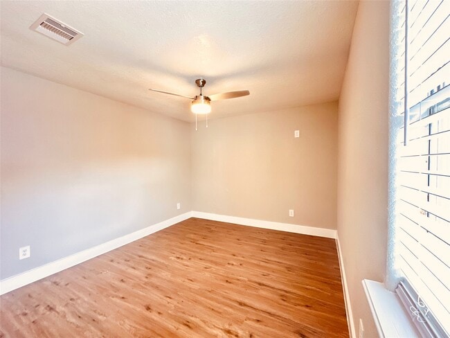 Photo - 11130 Hanning Ln