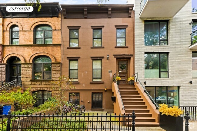 Building Photo - 620 Monroe St Rental
