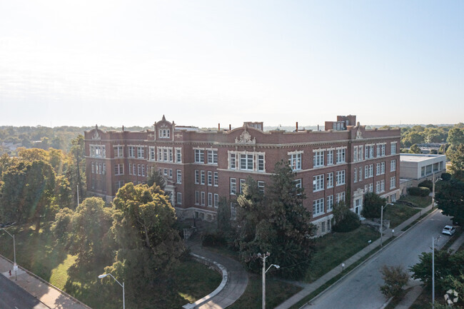 Centered in the former Westport Middle School and High School campuses at 39th and McGee - The Residences at Park 39 Rental