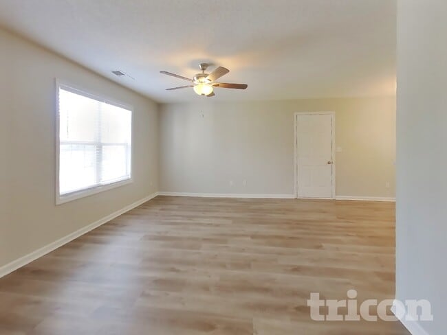 Photo - 73 Seagrave Ct