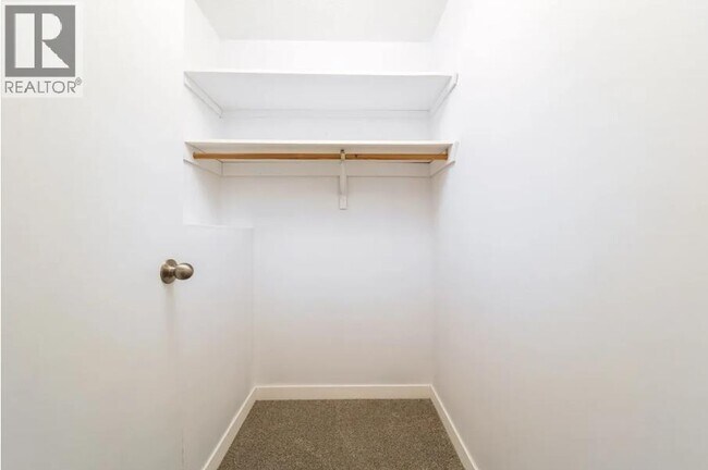 Photo - 32 Holmes St