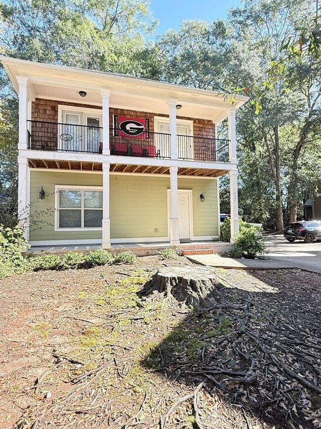 Photo - Cute 4 Bedroom Near Downtown for Pre-Lease