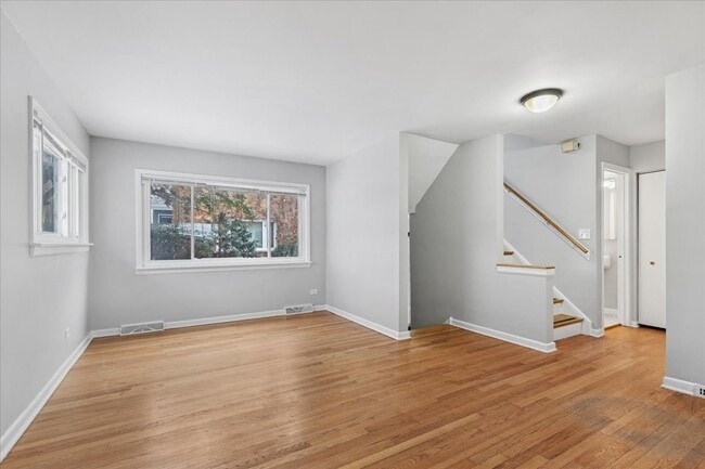 Photo - 1614 Main St