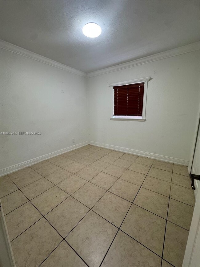 Photo - 551 E 60th St