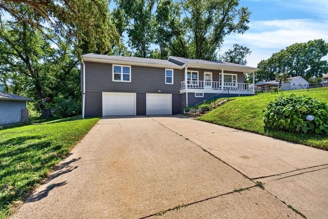 Photo - 7629 Pinkney St