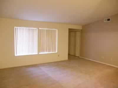 Photo - 4144 N Valentine Ave Unidad n/a