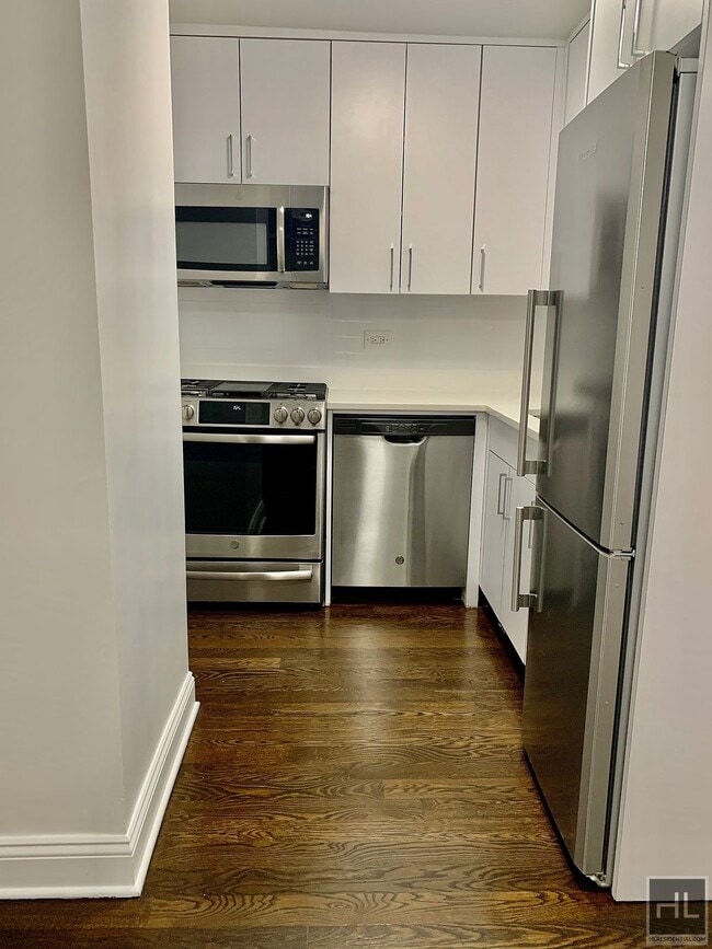 Photo - E 16 ST Unidad 8D