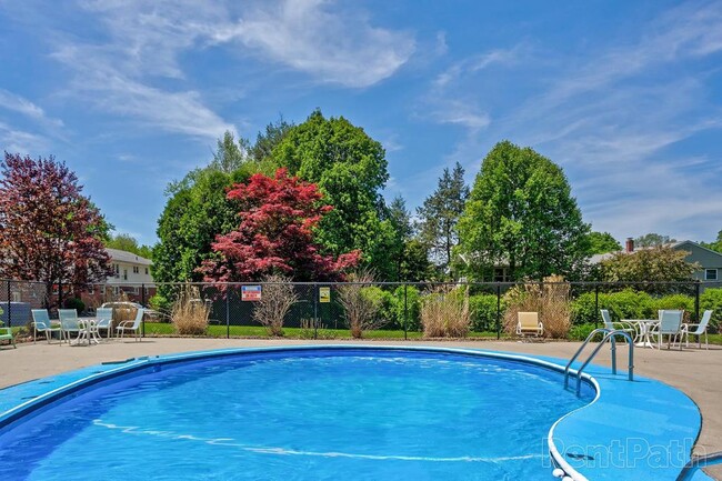 Maple Ridge Apartments