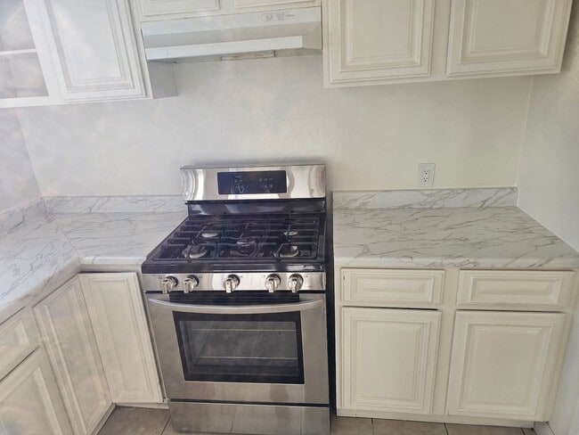 Photo - Charming 3BR Condo in Fontana