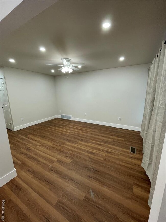 Photo - 8634 Patton St