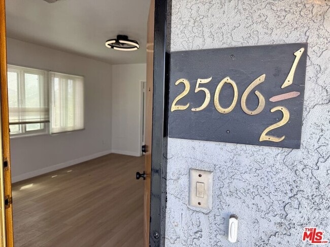 Photo - 2506 1/2 W 85th St Unit 2506 1/2