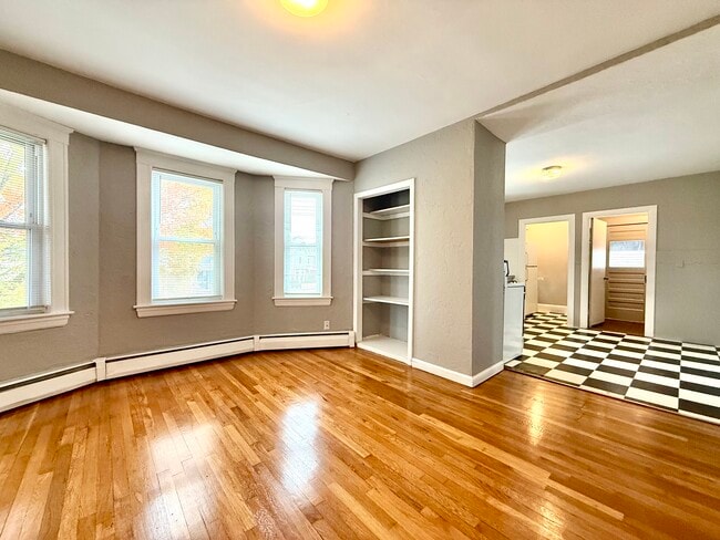 Photo - 881 Broadway