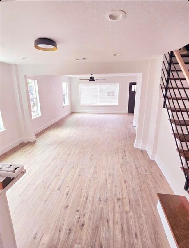 Photo - 2105 Sheridan St