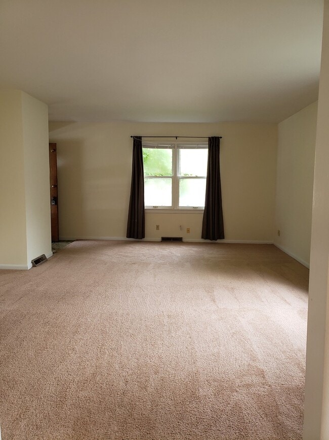 Photo - 3 bedroom, 2 bath Home: Available July 2026!