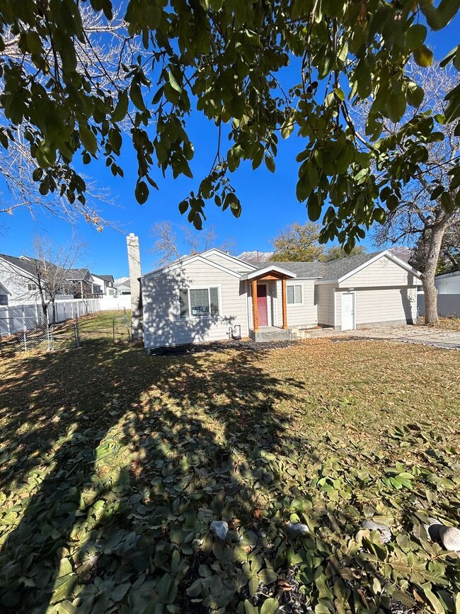 4 Bedroom 1.75 Bathroom House in Mapleton ... - 4 Bedroom 1.75 Bathroom House in Mapleton ...