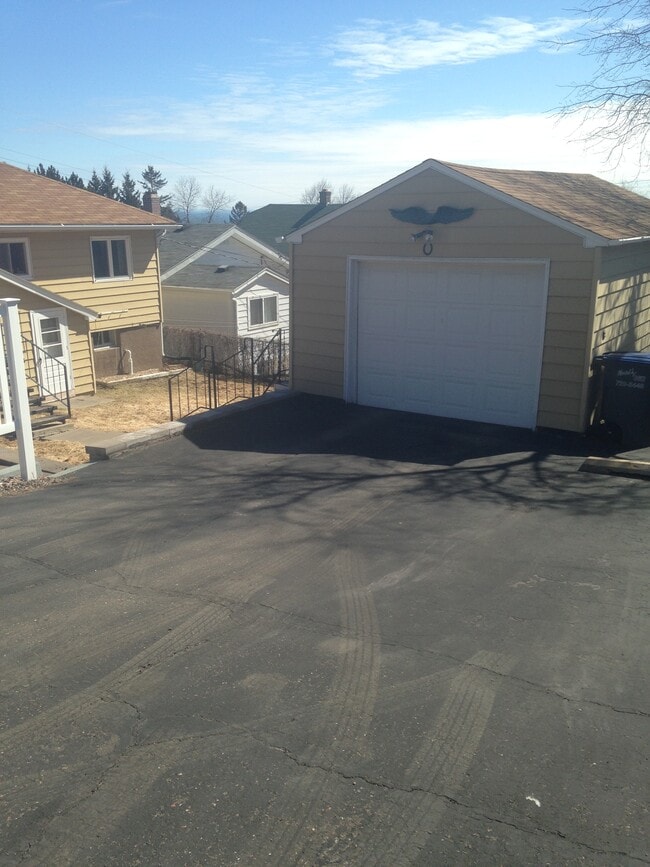 Photo - 529 N 11th Ave W