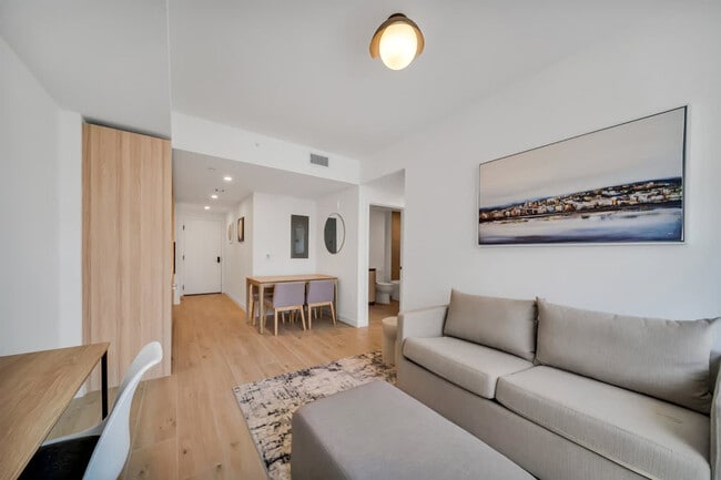 Building Photo - 225 N Miami Ave Unit SI ID1511783P