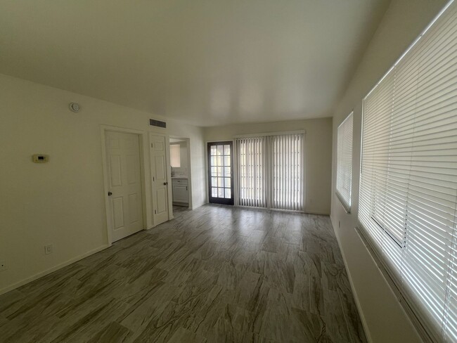 Photo - 535 E Jacinto St