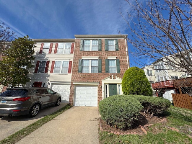 Building Photo - Inviting Suburban Retreat with Spacious Layout and Timeless Hardwood Flooring