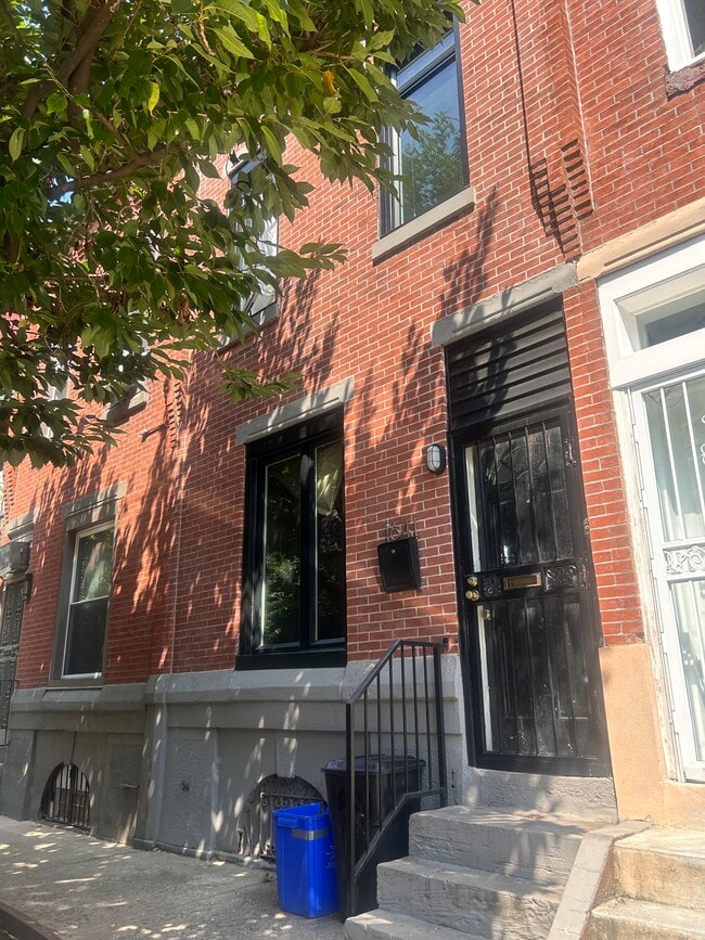 Building Photo - 1641 Edgley St